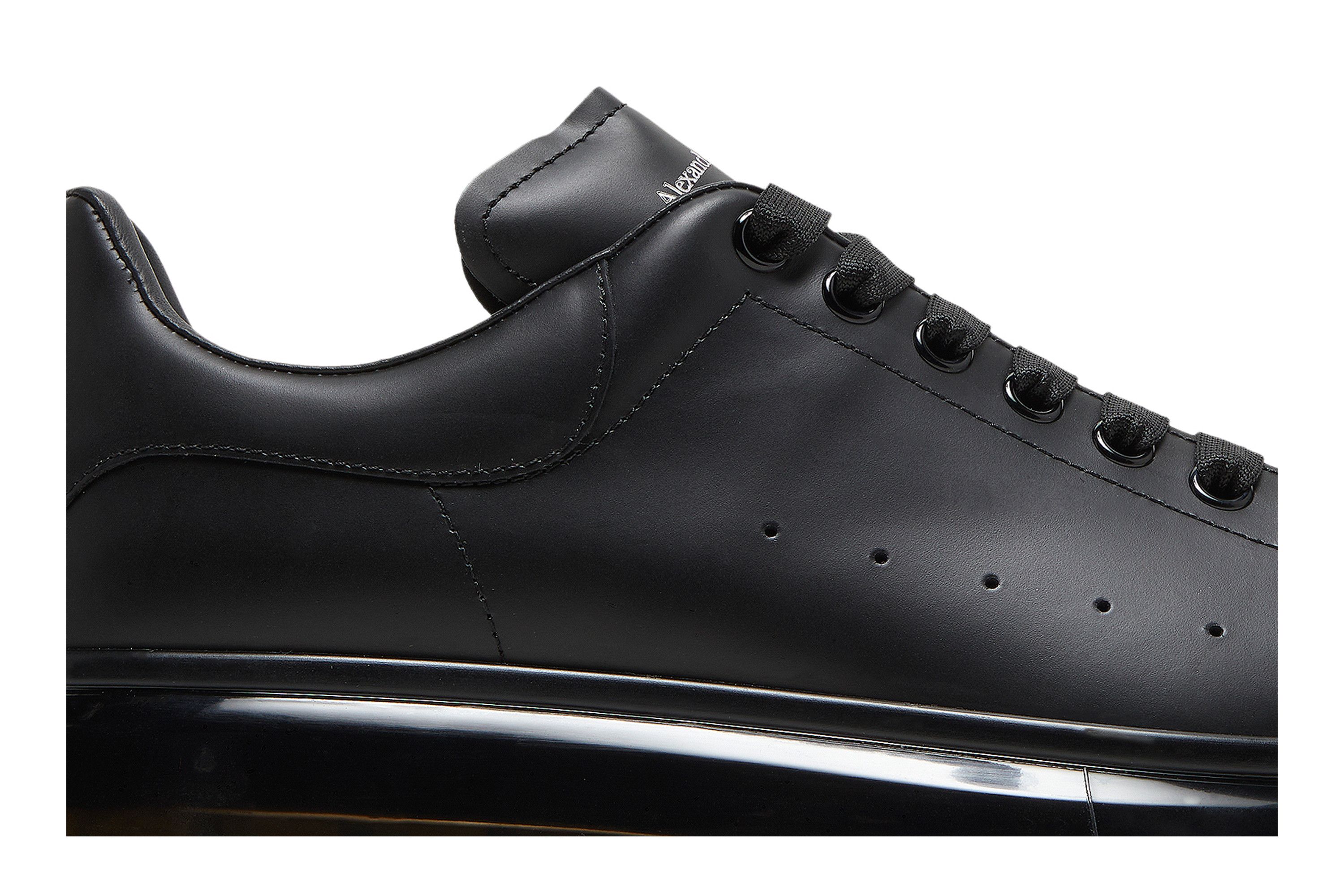 Lookbook Alexander McQueen Oversized Sneaker ''Clear Sole - Zwart'' 604232WHX981000