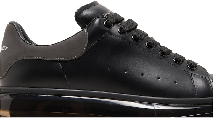 Alexander McQueen Sepatu Oversized 'Clear Sole - Hitam' 610812-WHYBH-1073 Order Alexander McQueen Sepatu Oversized 'Clear Sole - Hitam' 610812-WHYBH-1073