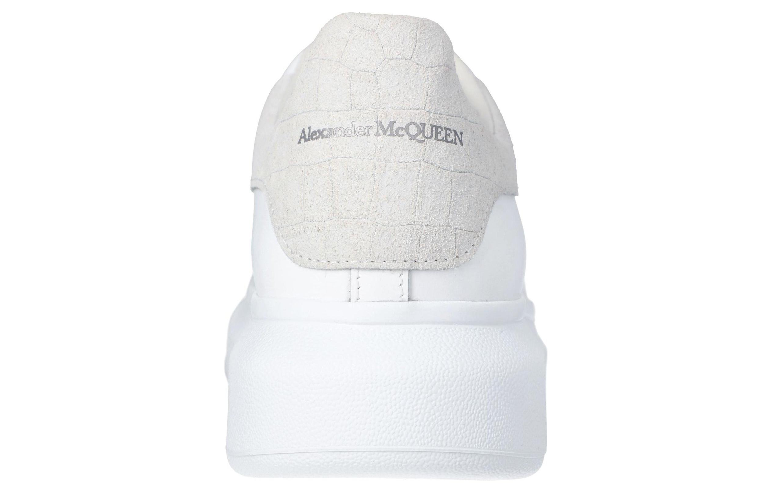 Shop 알렉산더 맥퀸 오버사이즈 스니커즈 '아이보리 크로커' 625162WHZ4K9068