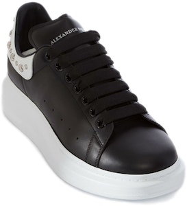 Sneaker Alexander McQueen Oversized 'Larry' 485246-WHGP5-1070 Lookbook Sneaker Alexander McQueen Oversized 'Larry' 485246-WHGP5-1070