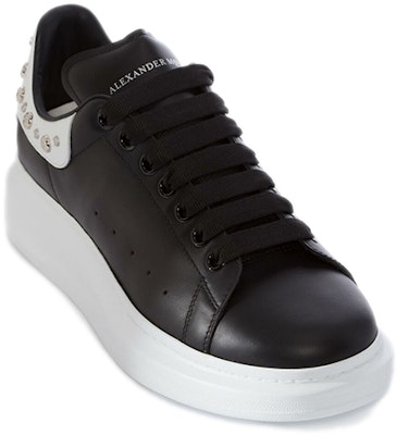 Sneaker Alexander McQueen Oversized 'Larry' 485246-WHGP5-1070 Lookbook Sneaker Alexander McQueen Oversized 'Larry' 485246-WHGP5-1070