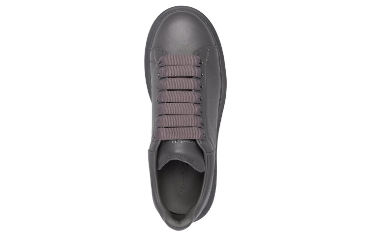 Shop Alexander McQueen Oversized Sneaker 'Lead Pencil' Pria/Wanita 553680WIAGC1513