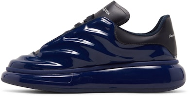 Alexander McQueen Oversized Sneaker 'Lux Gloss - Navy' Sepatu Mengkilap 727405W4RY14203 Lookbook Alexander McQueen Oversized Sneaker 'Lux Gloss - Navy' Sepatu Mengkilap 727405W4RY14203