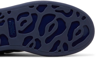 Alexander McQueen Oversized Sneaker 'Lux Gloss - Navy' Sepatu Mengkilap 727405W4RY14203 Purchase Alexander McQueen Oversized Sneaker 'Lux Gloss - Navy' Sepatu Mengkilap 727405W4RY14203