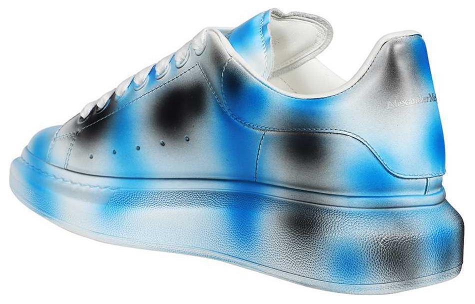 Shop Alexander McQueen Sepatu Oversize 'Spray Paint - Hitam Biru' 730083-WICW1-8912