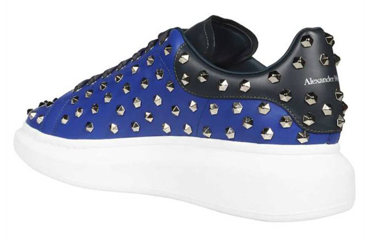 Shop Alexander McQueen Oversized Sneaker ''Studded - Electric Blauw'' 711142-WHTQQ-4597