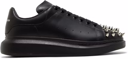 Alexander McQueen Oversized Sneaker 'Studded - Black' 705807-WHTQQ-1081 Alexander McQueen Oversized Sneaker 'Studded - Black' 705807-WHTQQ-1081