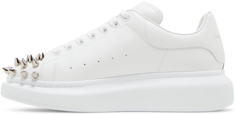 Alexander McQueen Oversized Sneaker 'Studded - Putih Perak' 705807-WHTQQ-9071 Lookbook Alexander McQueen Oversized Sneaker 'Studded - Putih Perak' 705807-WHTQQ-9071