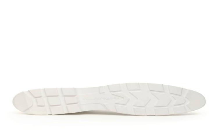 Buy 알렉산더 맥퀸 오버사이즈 스니커즈 (화이트) 212527NCX000002_9000