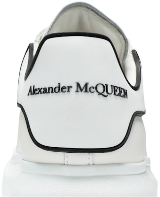 Alexander McQueen Sneaker Oversized 'Putih Hitam' 625156-WHXMT-9074 Sizing Alexander McQueen Sneaker Oversized 'Putih Hitam' 625156-WHXMT-9074