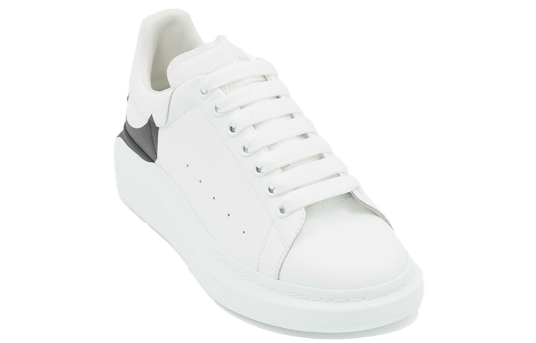 Lookbook アレキサンダー・マックイーン オーバーサイズスニーカー 白黒 645863WHZ4L9061