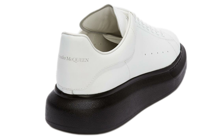 Shop Zapatillas Oversized Alexander McQueen 'Blanco Negro' 553680-WHTQ4-9061