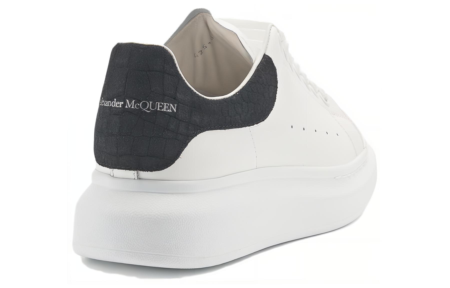 Shop Alexander McQueen Oversized Sneaker 'Putih Hitam' 625162WHZ4K9061