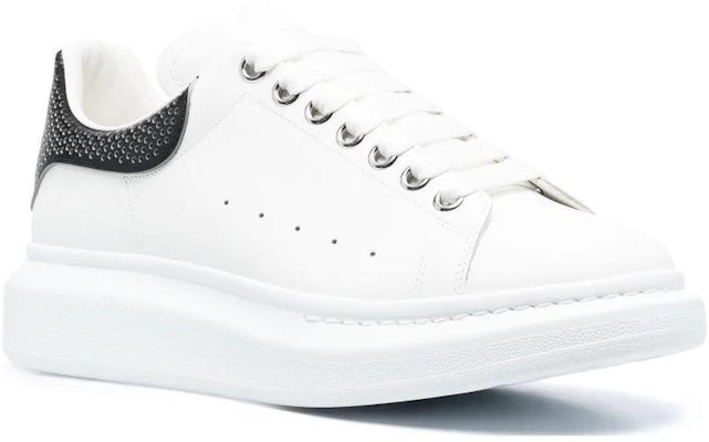 알렉산더 맥퀸 오버사이즈 스니커즈 '화이트 블랙 펀칭 힐' 735769-WICYP-9089 Lookbook 알렉산더 맥퀸 오버사이즈 스니커즈 '화이트 블랙 펀칭 힐' 735769-WICYP-9089