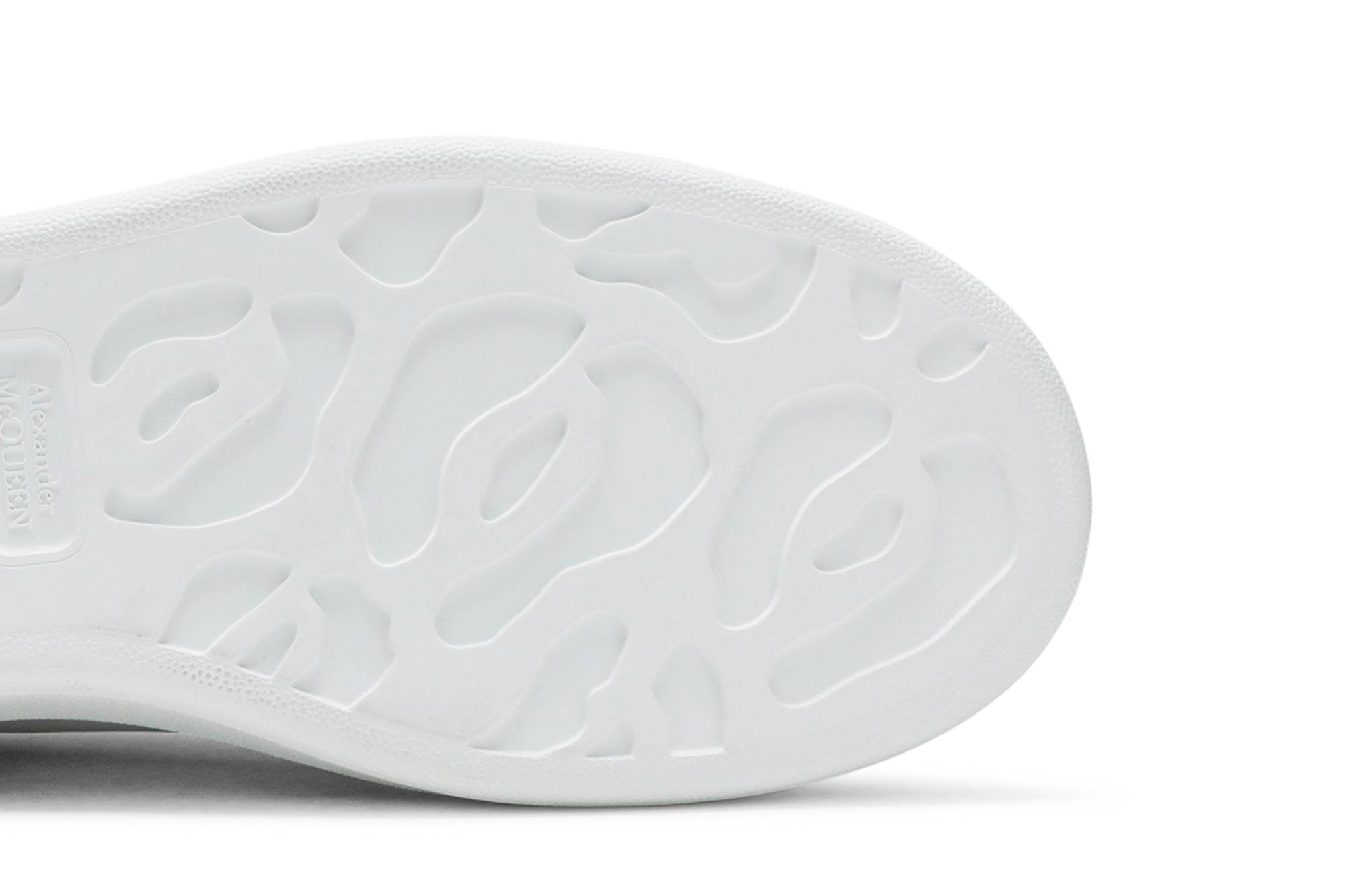 Purchase Alexander McQueen Oversized Sneaker 'Putih Iridescent' 553680WHX929123