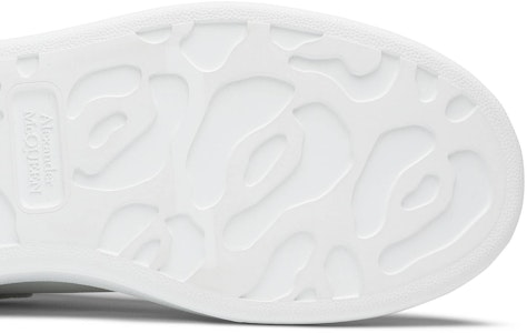 Alexander McQueen Oversized Sneaker 'Putih Iridescent' 561580WHVI59375 Purchase Alexander McQueen Oversized Sneaker 'Putih Iridescent' 561580WHVI59375