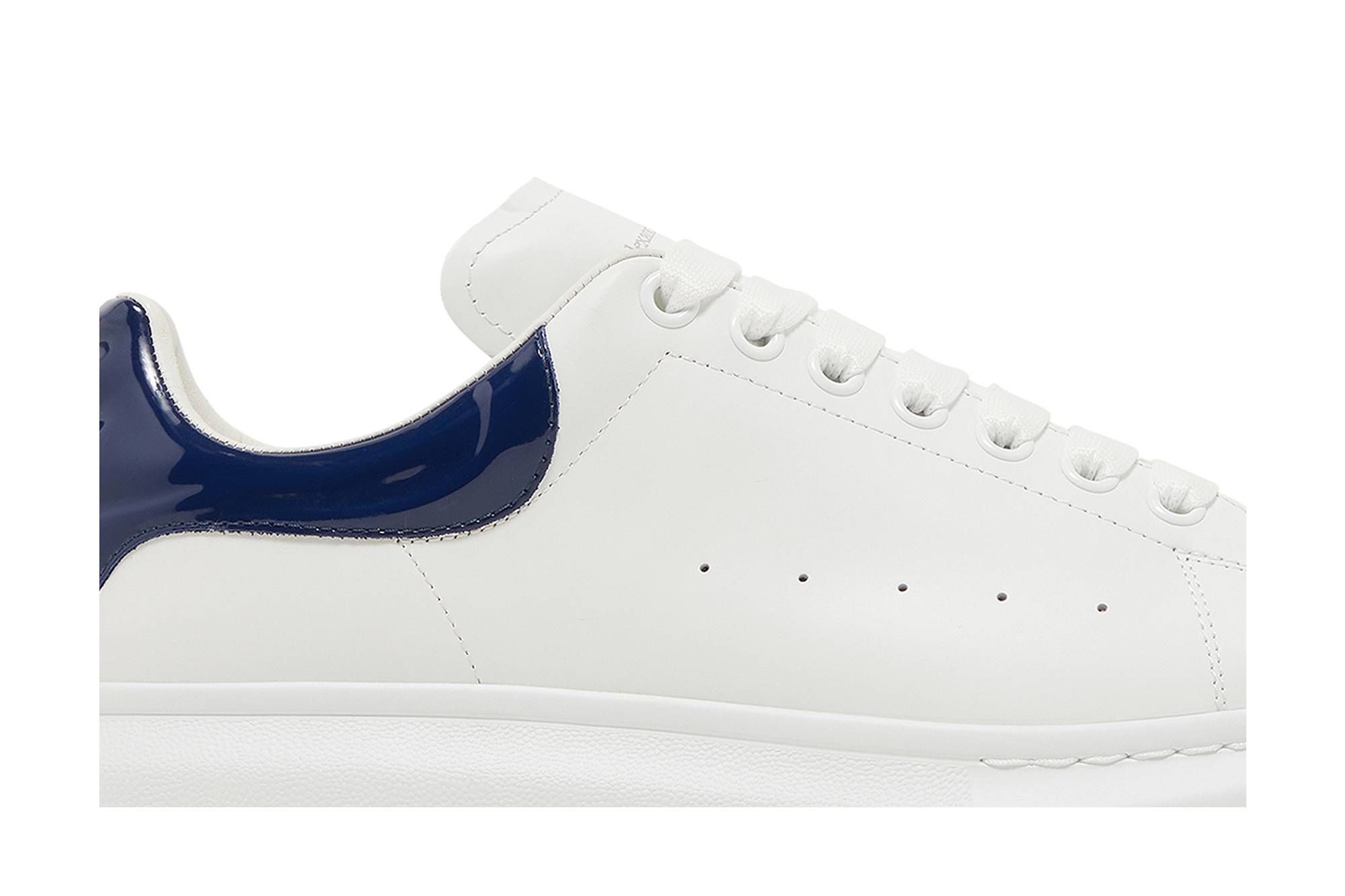 Order Alexander McQueen Kasut Oversize 'Putih Navy Patent' 727390WICGW9095