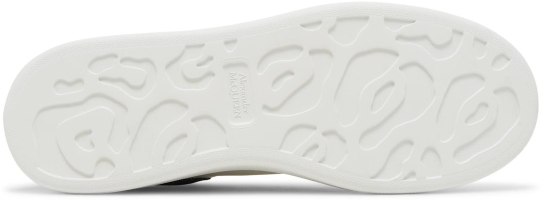 Alexander McQueen Kasut Oversize 'Putih Navy Patent' 727390WICGW9095 Shop Alexander McQueen Kasut Oversize 'Putih Navy Patent' 727390WICGW9095