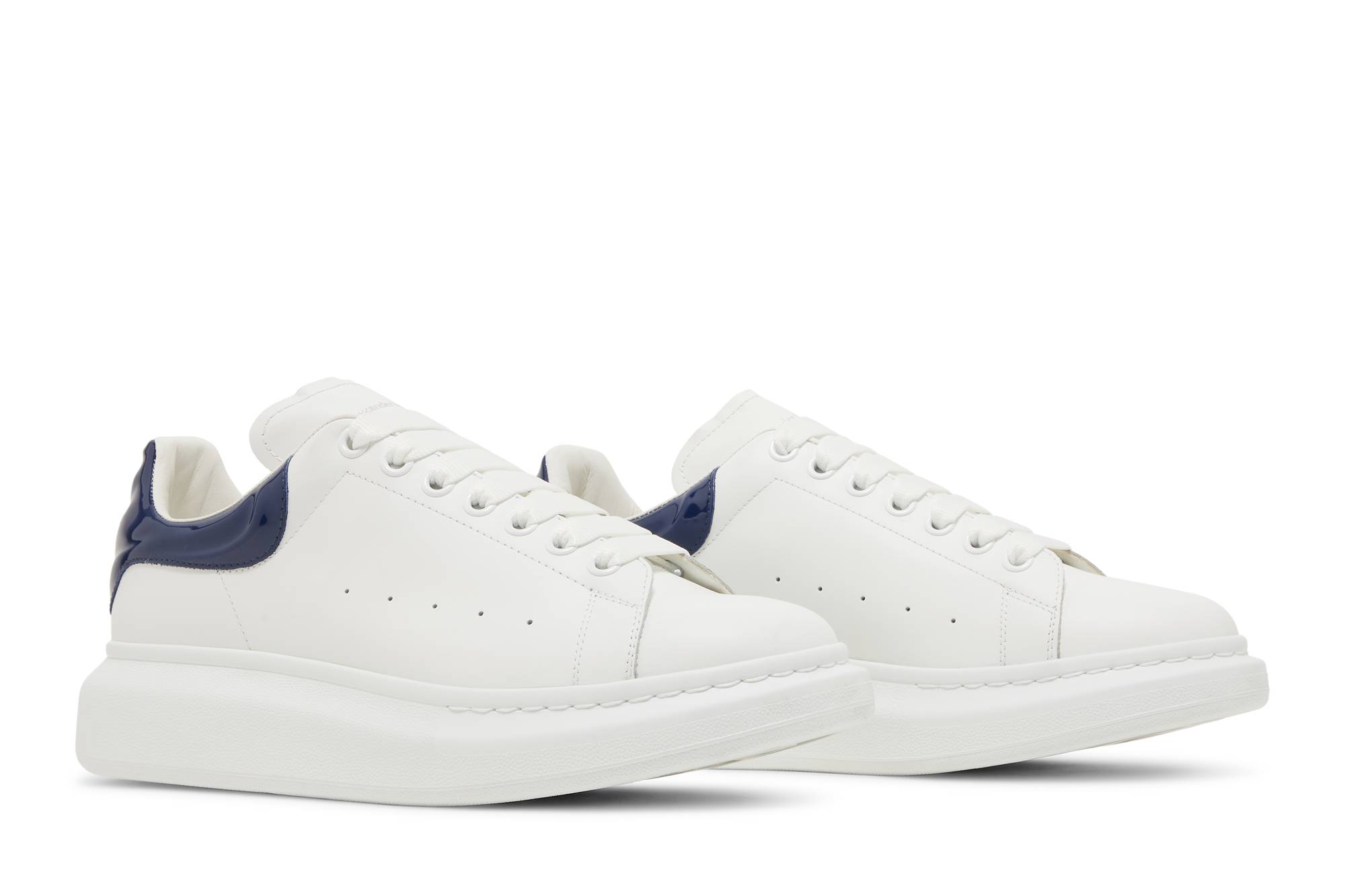 Cheap Alexander McQueen Kasut Oversize 'Putih Navy Patent' 727390WICGW9095