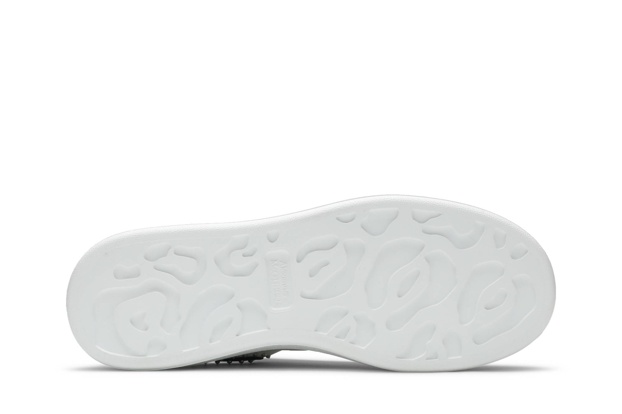 Shop アレキサンダー・マックイーン スタッズ スニーカー (白) 628017-WHTQQ-9089