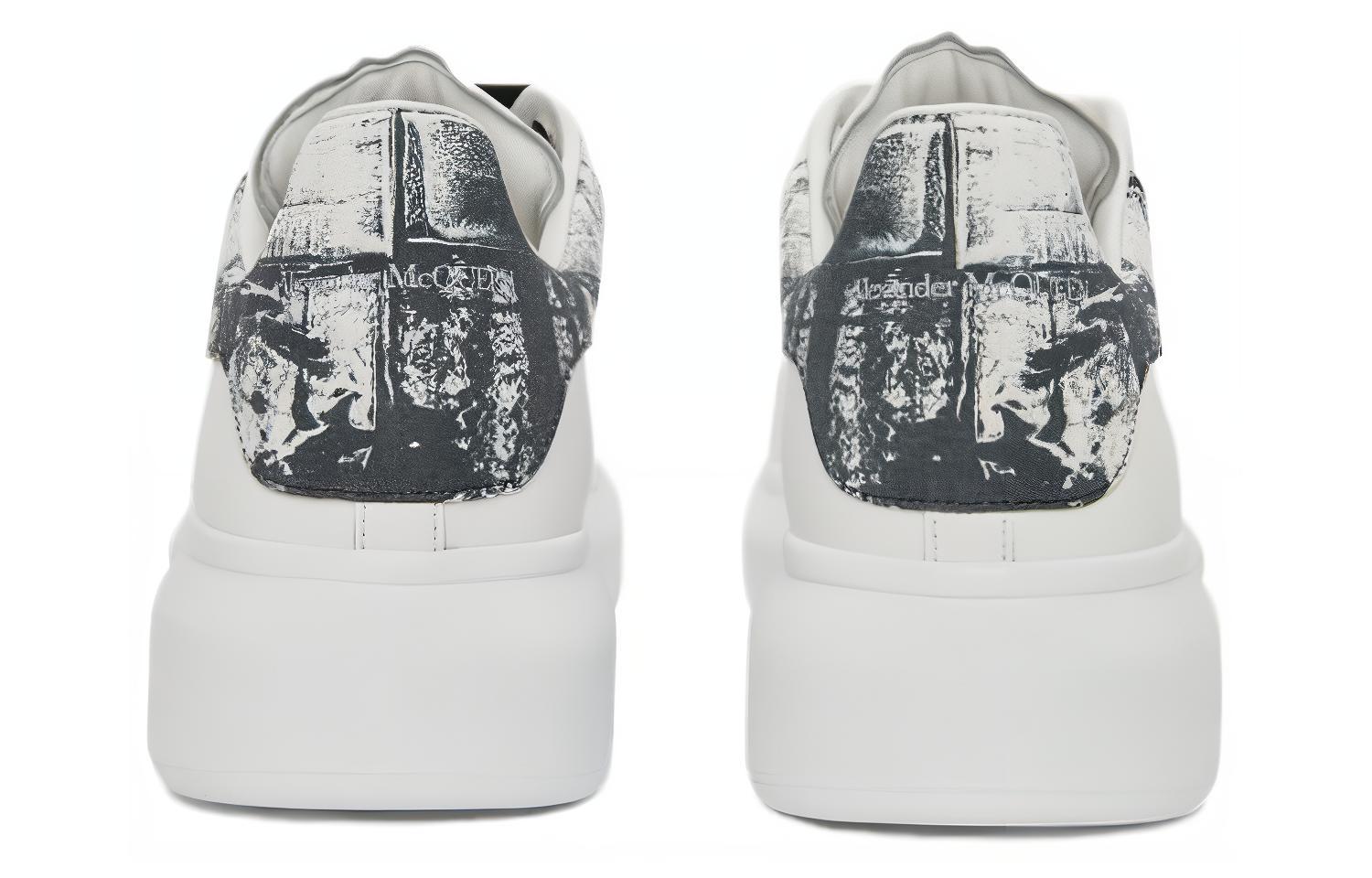 Shop Alexander McQueen Zapatillas Oversized 'Blanco con Negro Texturizado' 782463-WIE9P-9061