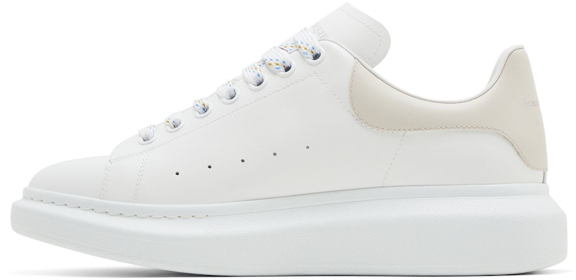 Alexander McQueen Sepatu Oversized 'White Trench' Putih 727388-WHGP5-9436 Lookbook Alexander McQueen Sepatu Oversized 'White Trench' Putih 727388-WHGP5-9436