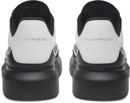 Alexander McQueen Sneaker Besar 'Hitam Putih' 777300WHJE51070 Shop Alexander McQueen Sneaker Besar 'Hitam Putih' 777300WHJE51070