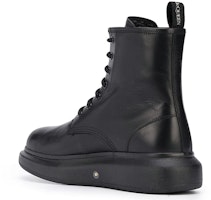 亞歷山大·麥昆 厚底系帶及踝靴 黑色 Lookbook 亞歷山大·麥昆 厚底系帶及踝靴 黑色