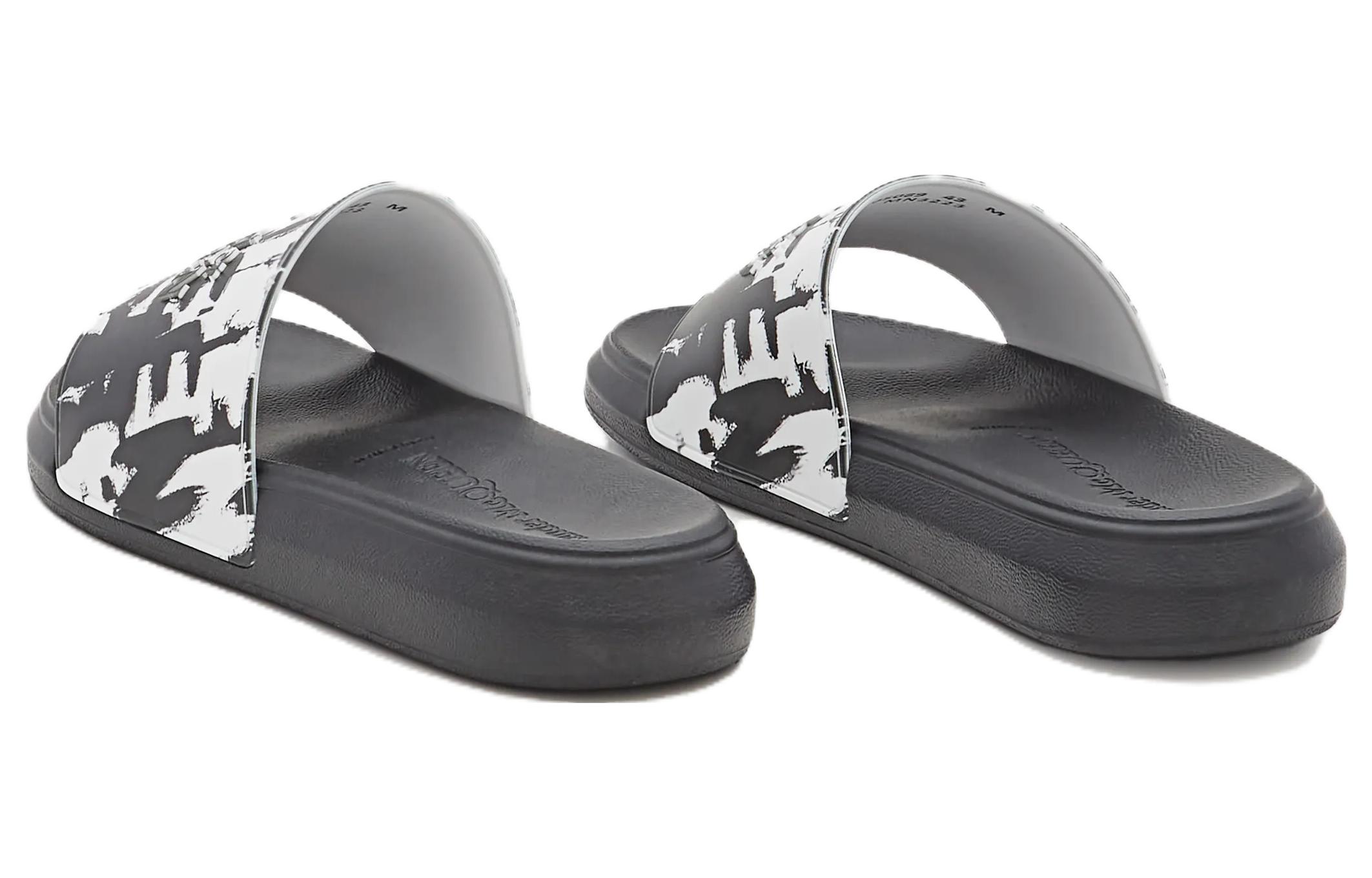 Shop 亚历山大麦昆涂鸦黑白橡胶拖鞋 705089-W4QS8-9061