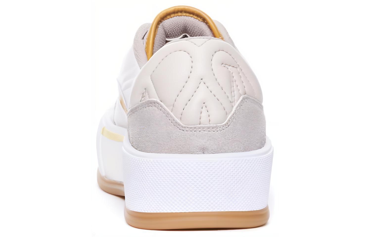 Shop 알렉산더 맥퀸 스케이트 플림솔 화이트 (low 생략) 777242-W4SS3-8734