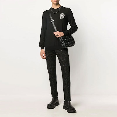 알렉산더 맥퀸 스컬 아플리케 니트 스웨터 블랙 632872-Q1XAP-1192 Lookbook 알렉산더 맥퀸 스컬 아플리케 니트 스웨터 블랙 632872-Q1XAP-1192