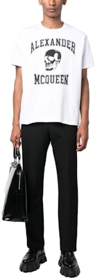Alexander McQueen Skull Letter Graphic Crewneck T-Shirt Putih. 759442-QVZ29-0910 Shop Alexander McQueen Skull Letter Graphic Crewneck T-Shirt Putih. 759442-QVZ29-0910