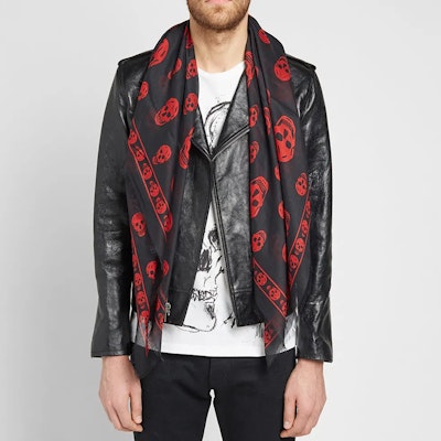 Alexander McQueen 骷髏披肩圍巾 紅色/黑色 5577174943Q-1074 Shop Alexander McQueen 骷髏披肩圍巾 紅色/黑色 5577174943Q-1074