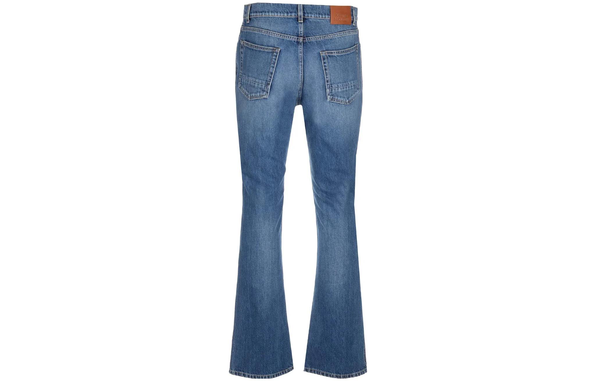 Lookbook 알렉산더 맥퀸 슬림핏 미드라이즈 플레어 진 남성 블루. 741428QVY754001