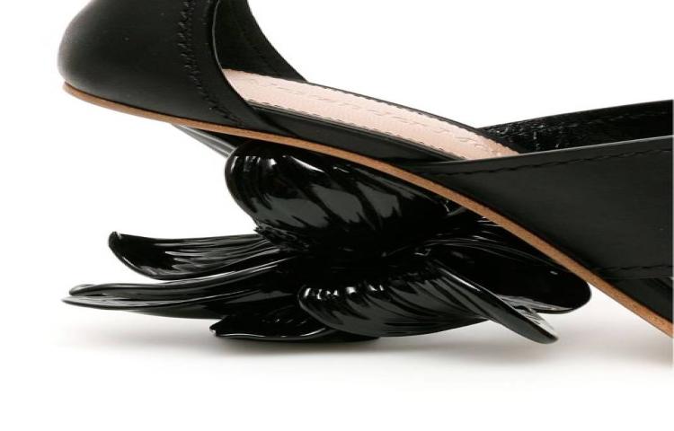 Shop Sneaker Alexander McQueen 'Hitam 1088G' 201527NSD000002_1088G