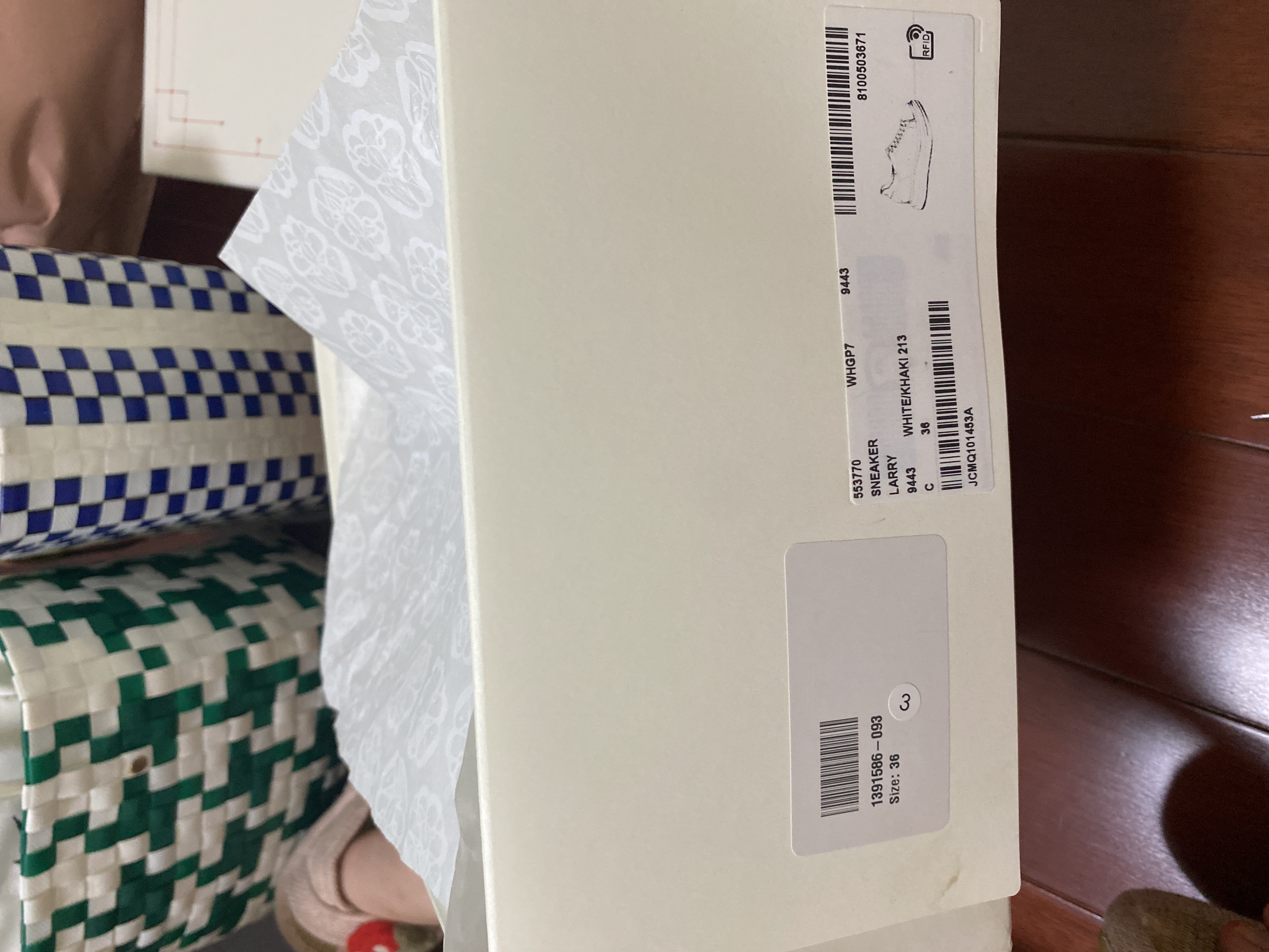 Lookbook Alexander McQueen Sepatu 'Green Suede Tail' JCMQ101453A