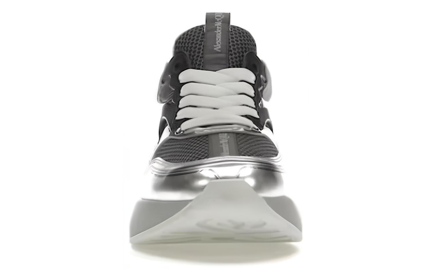 Shop Alexander McQueen Sprint Runner ''Oversized Metallic Silber'' Sneakers 662690WHZQ18249