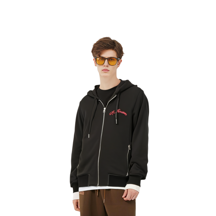 Lookbook Alexander McQueen SS21 Jaket Hoodie Hitam dengan Logo Kecil dan Resleting. 599617-QQX82-1000
