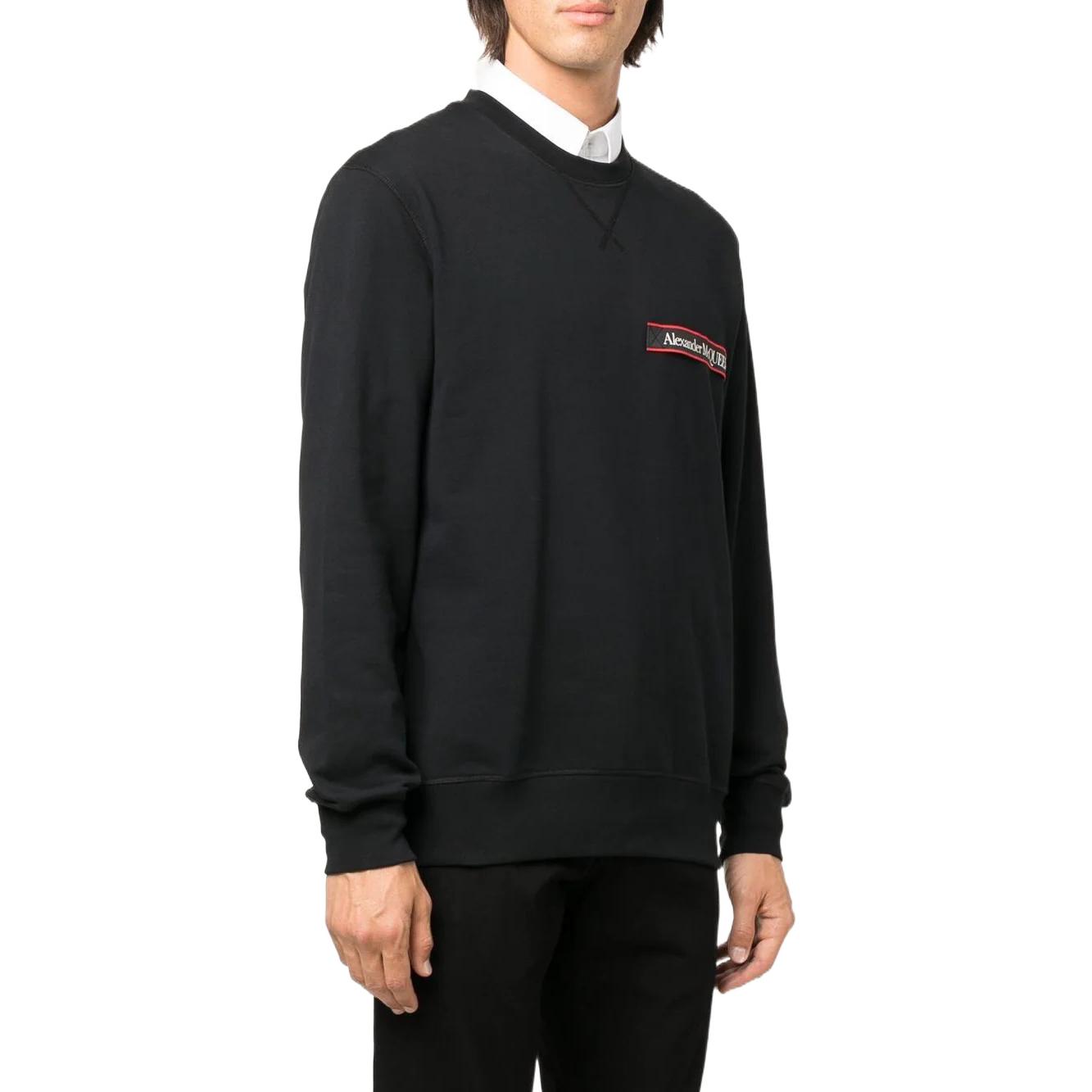 Purchase 亚历山大·麦昆 SS22 黑色前标志贴饰圆领卫衣 642663-QTX75-0901