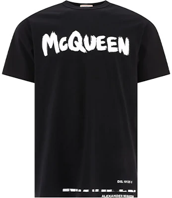 Alexander McQueen SS22 Kaos Hitam Lengan Pendek dengan Cetak Logo. 684500-QSZ57-0901 Order Alexander McQueen SS22 Kaos Hitam Lengan Pendek dengan Cetak Logo. 684500-QSZ57-0901
