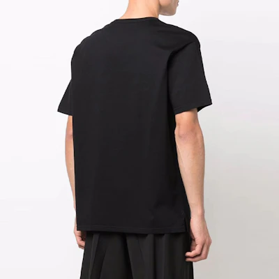 Alexander McQueen SS22 Kaos Hitam Lengan Pendek dengan Cetak Logo. 684500-QSZ57-0901 Purchase Alexander McQueen SS22 Kaos Hitam Lengan Pendek dengan Cetak Logo. 684500-QSZ57-0901