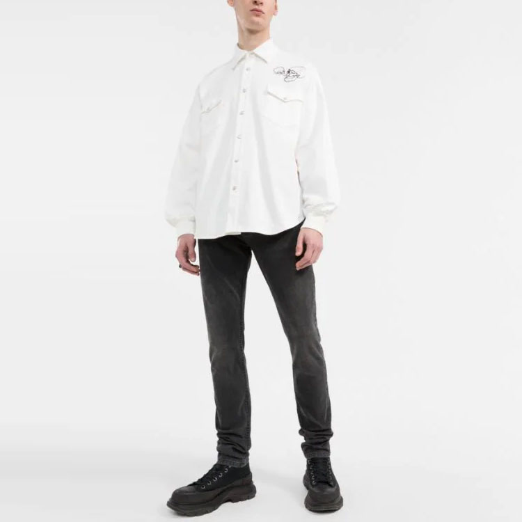 Lookbook Alexander McQueen SS22 黑色緊身牛仔褲 刺繡標誌設計 682084-QSY77-1001