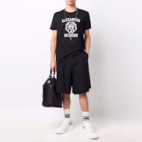 Lookbook Alexander McQueen SS22 黑色短袖Logo印花T恤 682519-QSZ53-0901