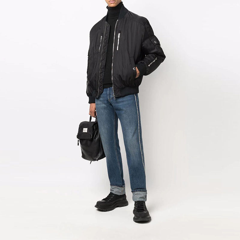 Shop Alexander McQueen SS22 直筒牛仔褲 水洗藍色 677771-QSY75-4001