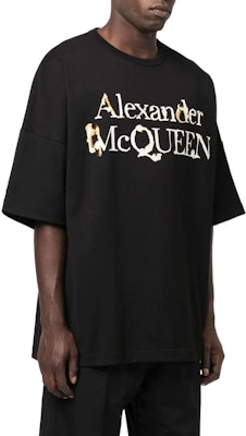 Alexander McQueen SS22 Letter Logo Print Black Crewneck T-Shirt Men 710955-QTZ35-0901 Purchase Alexander McQueen SS22 Letter Logo Print Black Crewneck T-Shirt Men 710955-QTZ35-0901