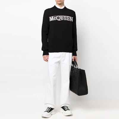 Alexander McQueen SS22 Logo Crewneck Knit Sweater Hitam Pakaian Lelaki 689555-Q1GBL-1046 Lookbook Alexander McQueen SS22 Logo Crewneck Knit Sweater Hitam Pakaian Lelaki 689555-Q1GBL-1046