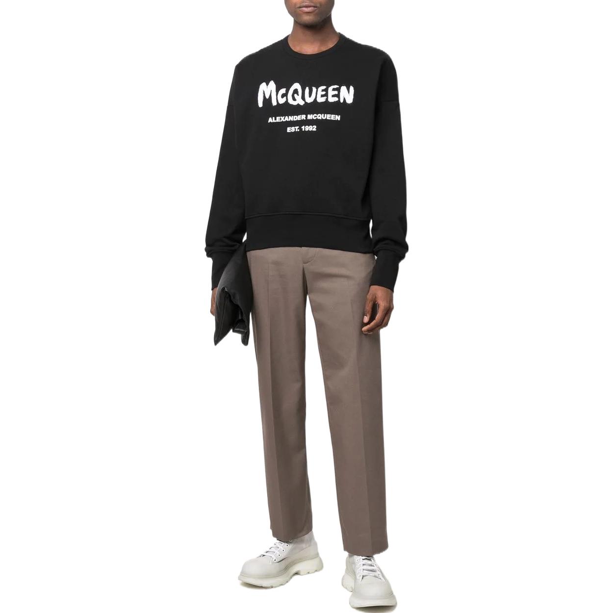 Lookbook Alexander McQueen SS22 Logo Cetak Baju Lengan Panjang Hitam Lelaki 701285-QTZ11-0901