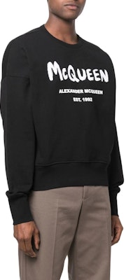 Alexander McQueen SS22 Logo Cetak Baju Lengan Panjang Hitam Lelaki 701285-QTZ11-0901 Shop Alexander McQueen SS22 Logo Cetak Baju Lengan Panjang Hitam Lelaki 701285-QTZ11-0901