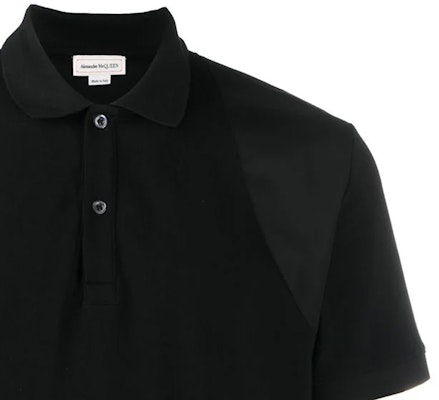 알렉산더 맥퀸 SS22 로고 스트랩 디테일 코튼 폴로 셔츠 블랙 625245-QSX33-1000 Sizing 알렉산더 맥퀸 SS22 로고 스트랩 디테일 코튼 폴로 셔츠 블랙 625245-QSX33-1000