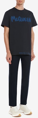 Alexander McQueen SS22 Kaos Crewneck Logo Cetak Navy. 622104-QUZ57-0933 Purchase Alexander McQueen SS22 Kaos Crewneck Logo Cetak Navy. 622104-QUZ57-0933